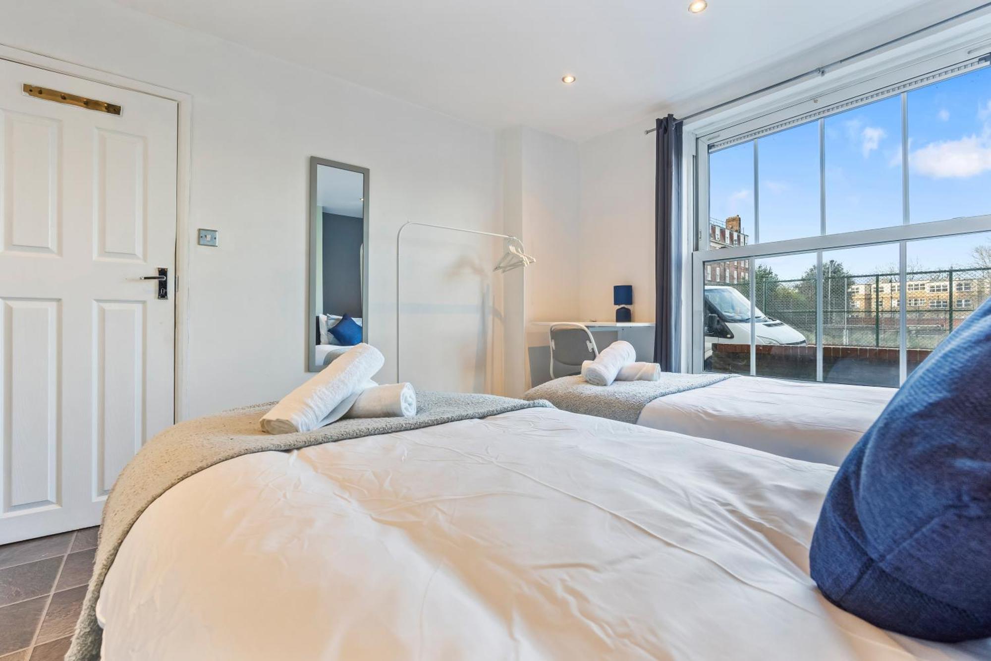 Vila Impeccable 4-Bed House In Brixton Londýn Exteriér fotografie