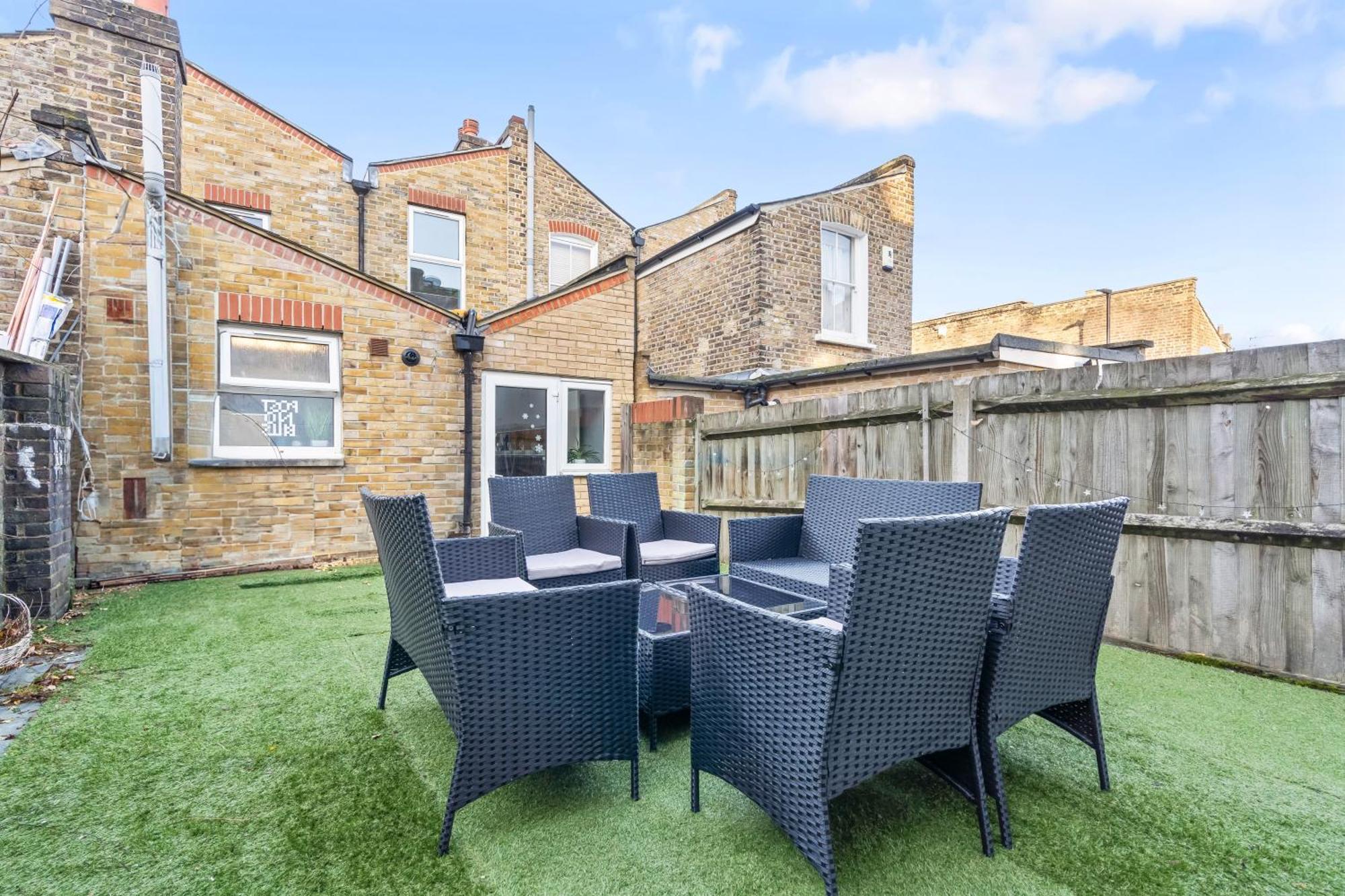 Vila Impeccable 4-Bed House In Brixton Londýn Exteriér fotografie